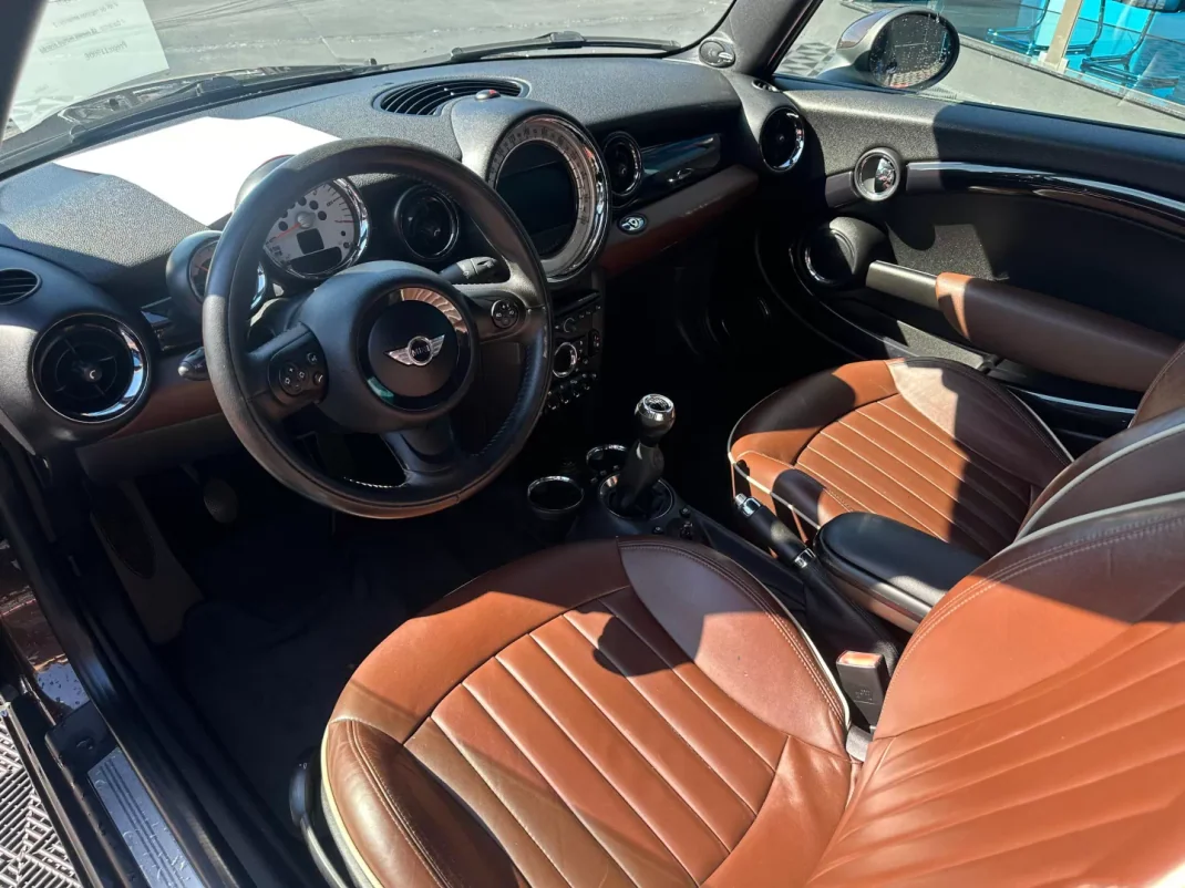 MINI Cooper 2011 - 11900 EUR, 197000 km - AUTO.MOTO.pt - 197000km - foto 8 de 12