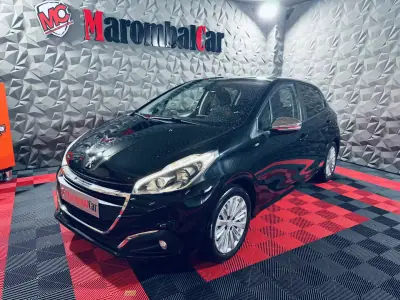 Peugeot 208 2017 - 8990 EUR, 100342 km - AUTO.MOTO.pt - 100342km - foto 8 de 33