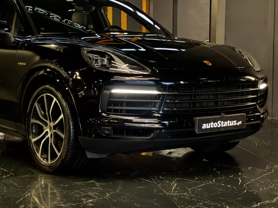 Porsche Cayenne 2021 - 74990 EUR, 85200 km - AUTO.MOTO.pt - 85200km - foto 3 de 37