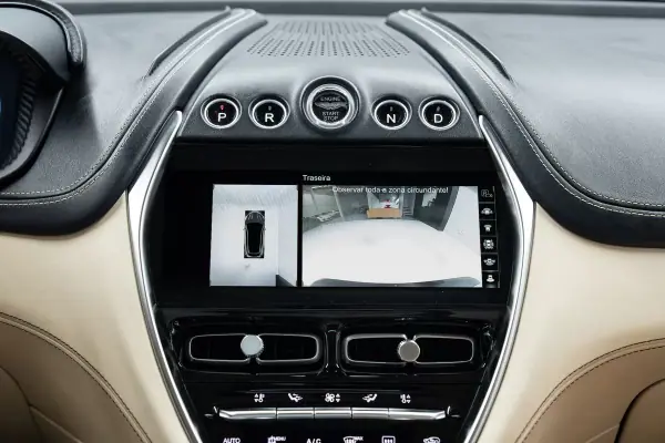 Aston Martin DBX 2020 - 149950 EUR, 55000 km - AUTO.MOTO.pt - 55000km - foto 49 de 53