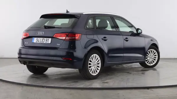 Audi A3 Sportback 2018 - 17999 EUR, 104021 km - AUTO.MOTO.pt - 104021km - foto 2 de 8