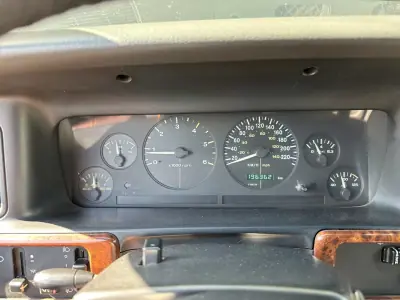 Jeep Grand Cherokee 1997 - 8999 EUR, 196000 km - AUTO.MOTO.pt - 196000km - foto 20 de 22