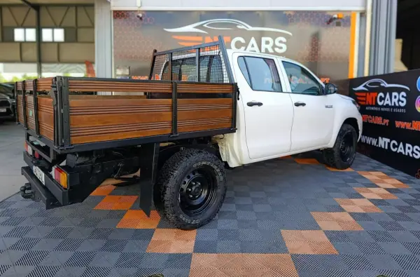 Toyota Hilux 2022 - 33900 EUR, 175925 km - AUTO.MOTO.pt - 175925km - foto 2 de 14