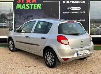 Renault Clio 2009 - 4280 EUR, 290626 km - AUTO.MOTO.pt - 290626km - foto 6 de 16