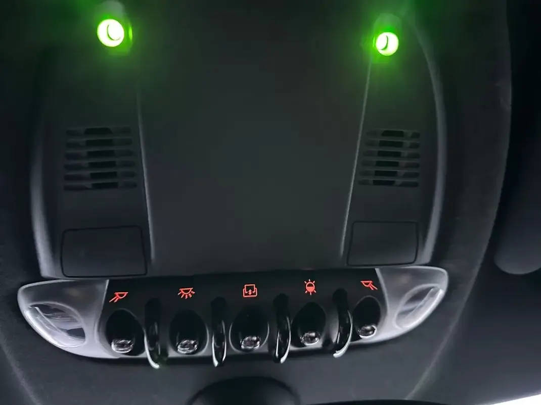 MINI Paceman 2013 - 14500 EUR, 117000 km - AUTO.MOTO.pt - 117000km - foto 19 de 20