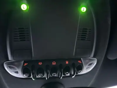 MINI Paceman 2013 - 14500 EUR, 117000 km - AUTO.MOTO.pt - 117000km - foto 19 de 20