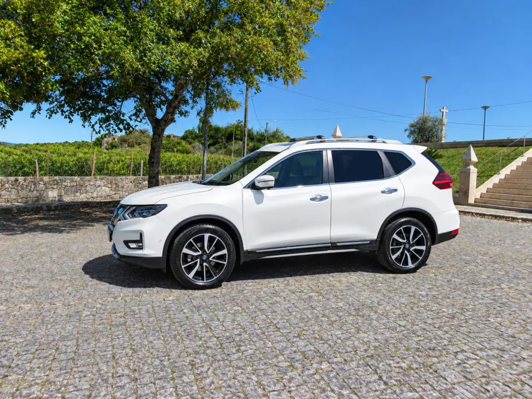 Nissan X-Trail 2017 - 18990 EUR, 179000 km - 179000km - foto 2 de 54