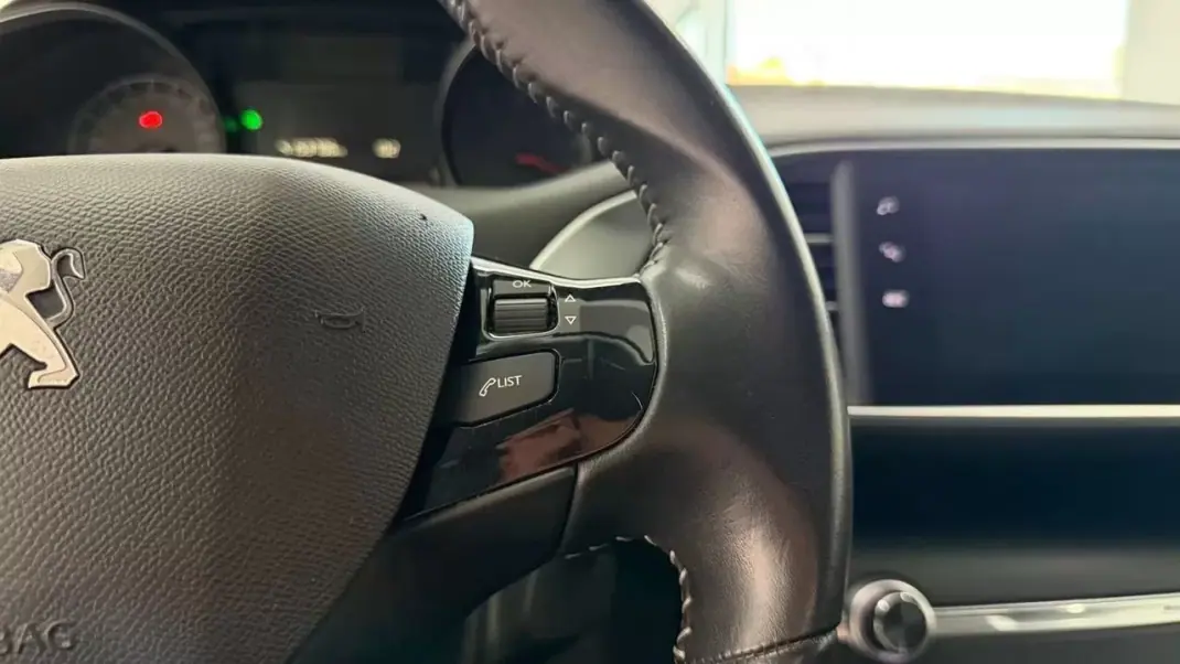 Peugeot 308 SW 2020 - 11990 EUR, 153706 km - AUTO.MOTO.pt - 153706km - foto 14 de 34