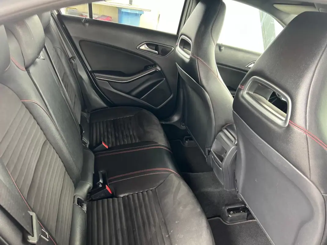 Mercedes-Benz A 160 2015 - 16500 EUR, 192000 km - AUTO.MOTO.pt - 192000km - foto 11 de 11