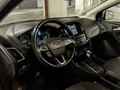 Ford Focus 2017 - 8500 EUR, 280100 km - AUTO.MOTO.pt - 280100km - foto 5 de 10