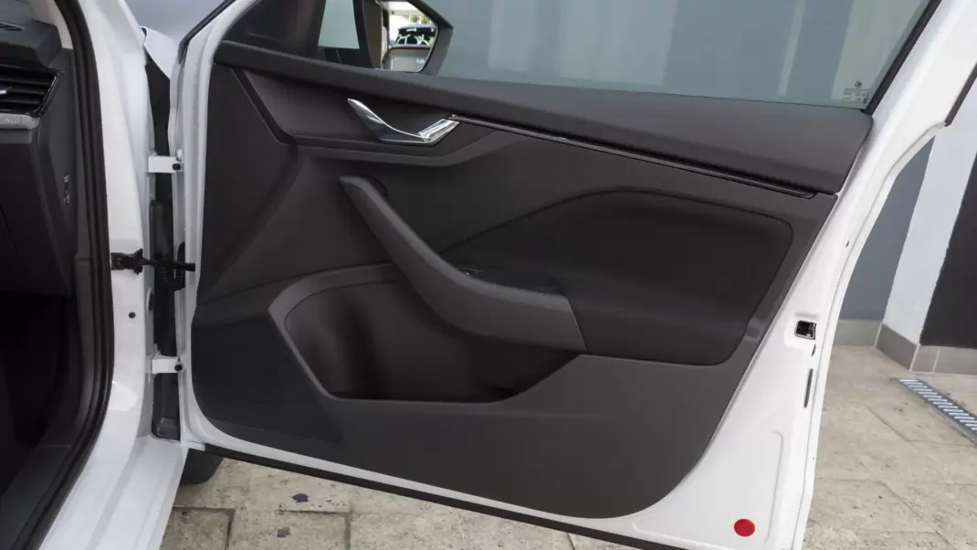 Skoda Kamiq 2024 - 18850 EUR, 54000 km - AUTO.MOTO.pt - 54000km - foto 11 de 33