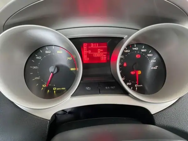 SEAT Ibiza 2011 - 7490 EUR, 134000 km - AUTO.MOTO.pt - 134000km - foto 18 de 34