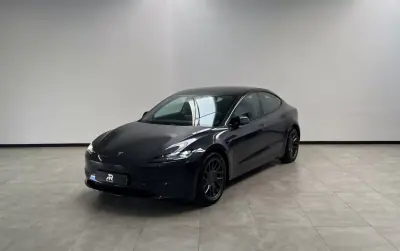 Tesla Model 3 2023 - 36900 EUR, 116000 km - AUTO.MOTO.pt - 116000km - foto 3 de 20