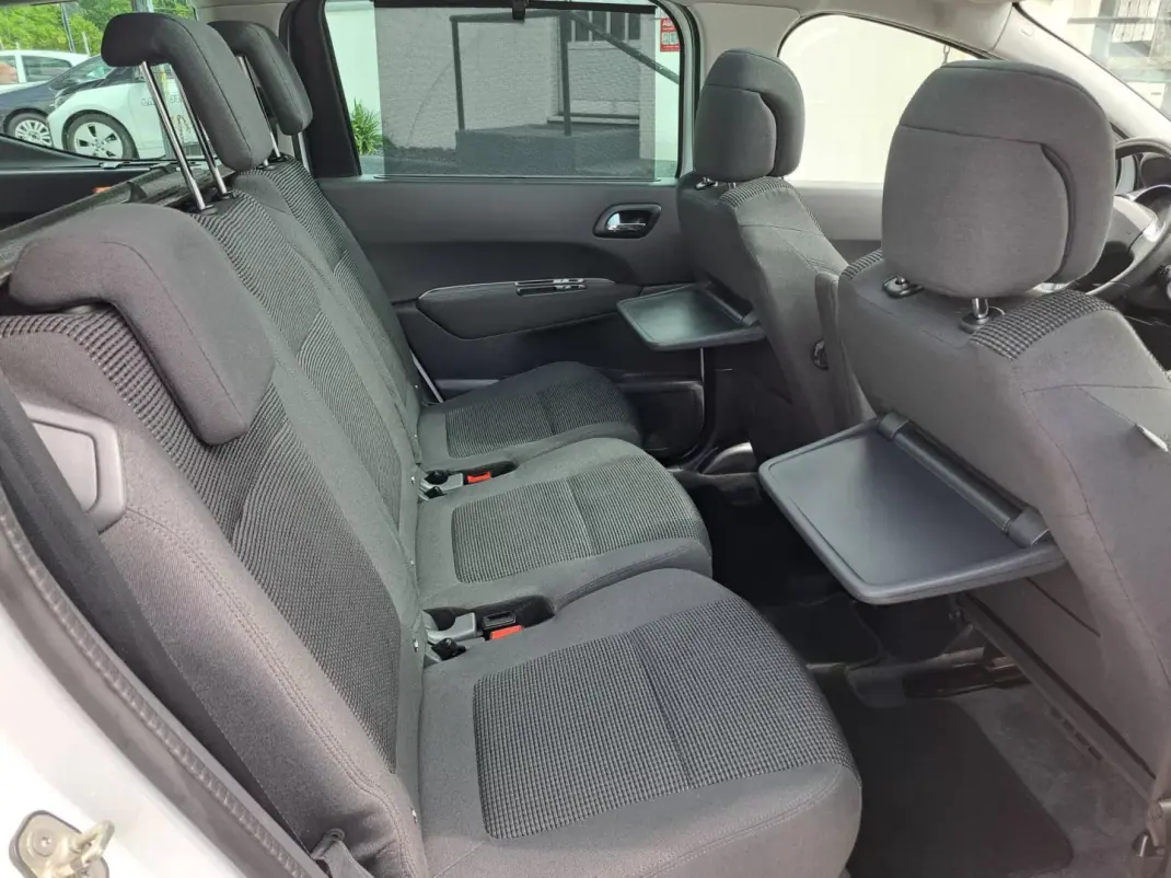 Peugeot 5008 2016 - 13450 EUR, 164950 km - AUTO.MOTO.pt - 164950km - foto 25 de 47