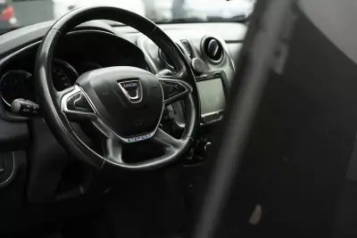 Dacia Sandero 2019 - 6900 EUR, 298960 km - AUTO.MOTO.pt - 298960km - foto 9 de 21