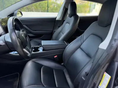 Tesla Model 3 2019 - 24999 EUR, 60000 km - AUTO.MOTO.pt - 60000km - foto 15 de 17