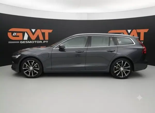 Volvo V60 2023 - 34900 EUR, 74980 km - AUTO.MOTO.pt - 74980km - foto 5 de 22