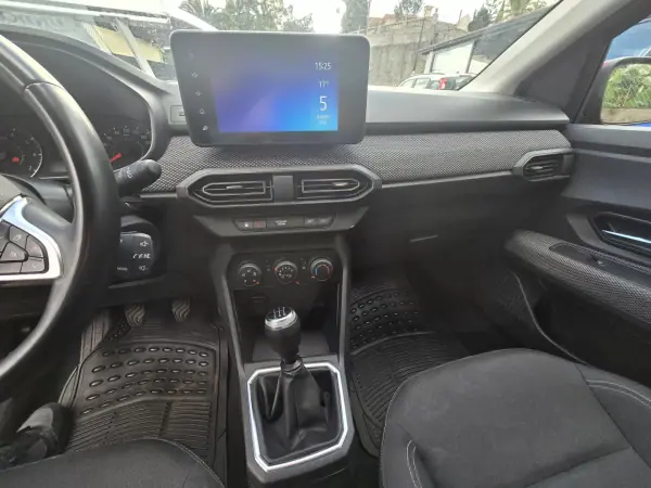 Dacia Sandero 2022 - 14950 EUR, 70100 km - AUTO.MOTO.pt - 70100km - foto 4 de 6