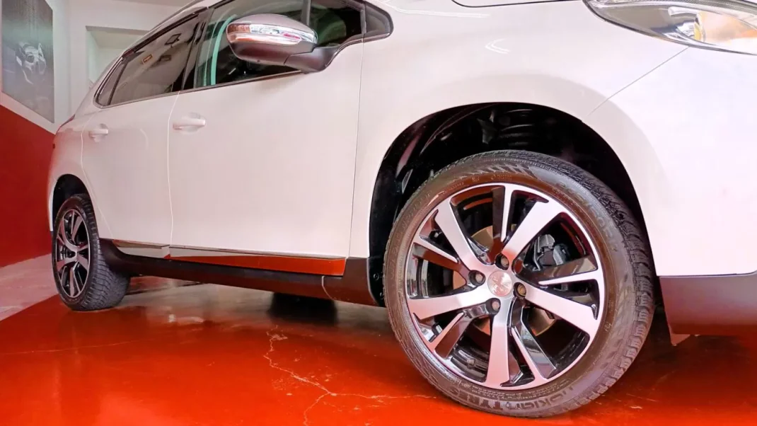 Peugeot 2008 2015 - 11490 EUR, 92490 km - AUTO.MOTO.pt - 92490km - foto 5 de 72