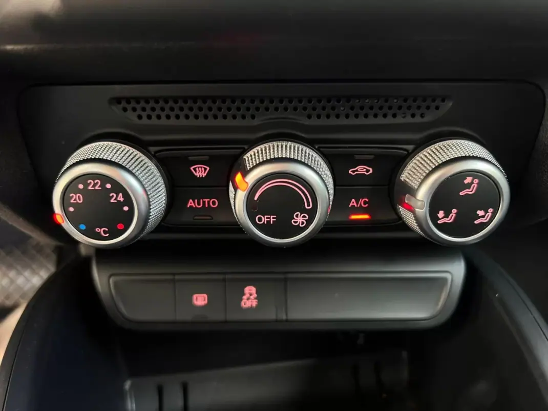 Audi A1 Sportback 2016 - 14995 EUR, 145170 km - AUTO.MOTO.pt - 145170km - foto 16 de 34