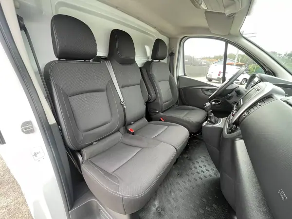 Renault Trafic 2020 - 17450 EUR, 131000 km - AUTO.MOTO.pt - 131000km - foto 22 de 35