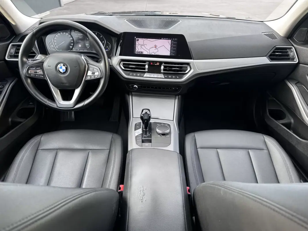 BMW 318 2021 - 27000 EUR, 180000 km - AUTO.MOTO.pt - 180000km - foto 27 de 50