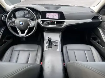 BMW 318 2021 - 27000 EUR, 180000 km - AUTO.MOTO.pt - 180000km - foto 27 de 50