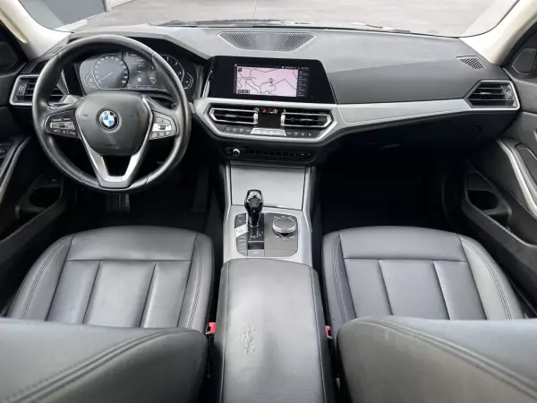 BMW 318 2021 - 27000 EUR, 180000 km - AUTO.MOTO.pt - 180000km - foto 27 de 50