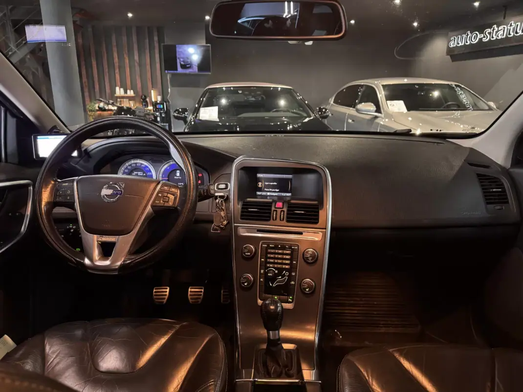 Volvo XC 60 2012 - 16990 EUR, 201000 km - AUTO.MOTO.pt - 201000km - foto 17 de 35