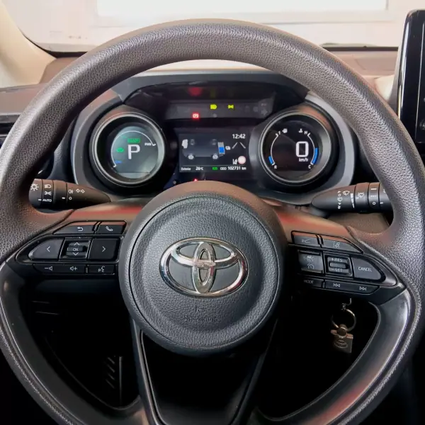Toyota Yaris Cross 2022 - 22500 EUR, 102692 km - AUTO.MOTO.pt - 102692km - foto 14 de 27