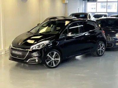 Peugeot 208 2016 - 9990 EUR, 99000 km - AUTO.MOTO.pt - 99000km - foto 23 de 46