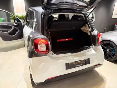 Smart ForFour 2018 - 11900 EUR, 51000 km - AUTO.MOTO.pt - 51000km - foto 18 de 19