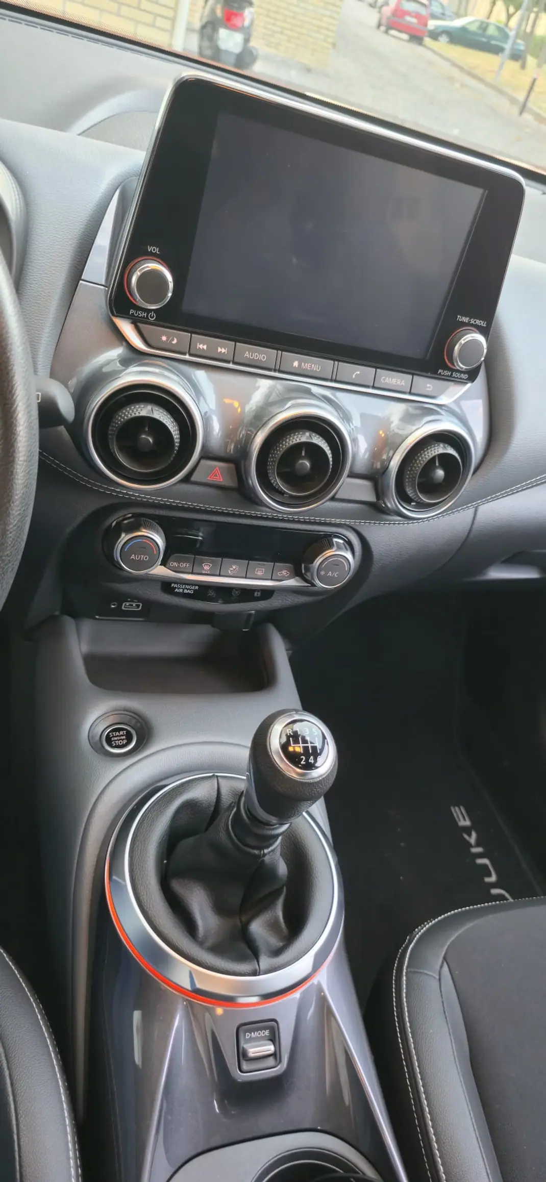 Nissan Juke 2021 - 16000 EUR, 43400 km - 43400km - foto 10 de 14