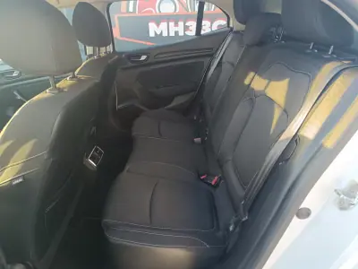 Renault Mégane 2019 - 12900 EUR, 192111 km - AUTO.MOTO.pt - 192111km - foto 14 de 26