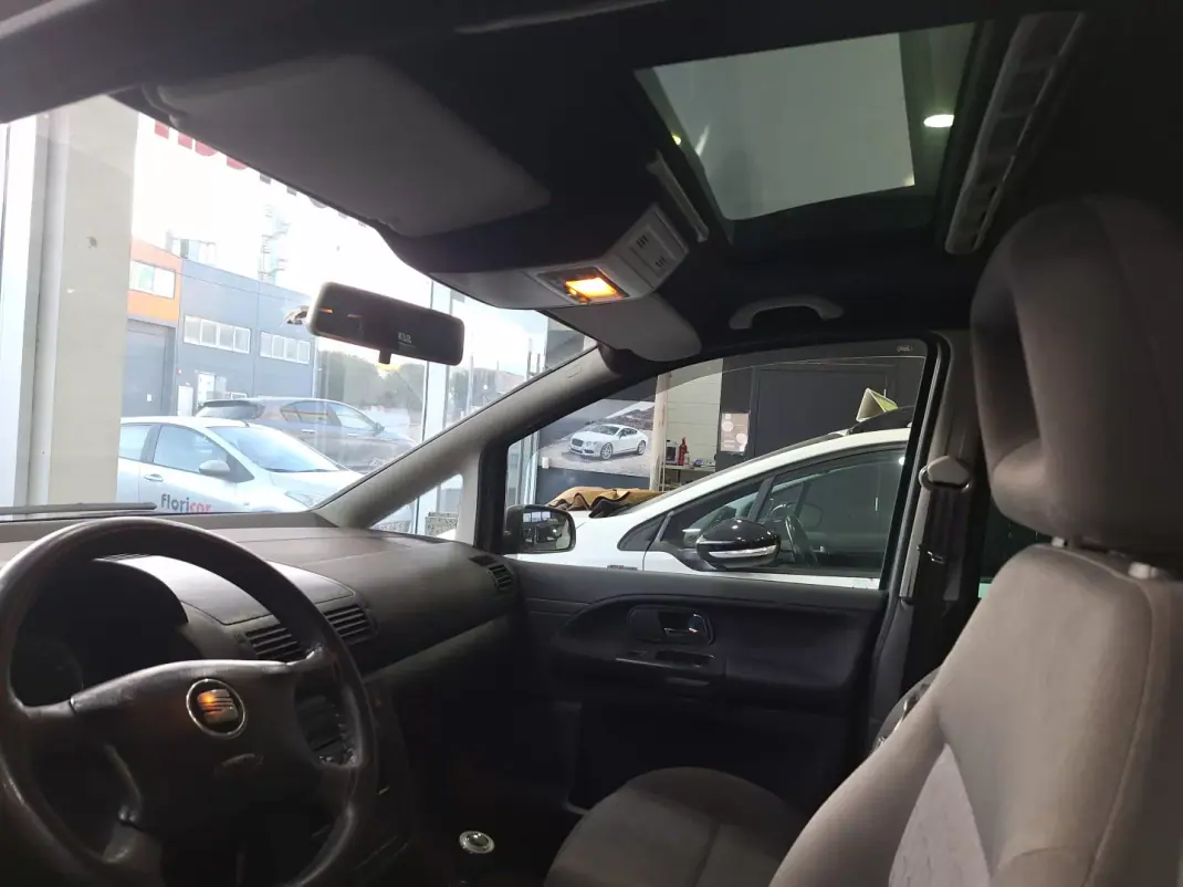 SEAT Alhambra 2007 - 4740 EUR, 314000 km - AUTO.MOTO.pt - 314000km - foto 2 de 17