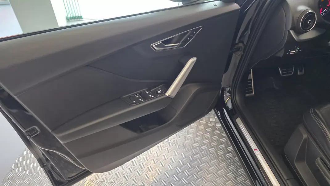 Audi Q2 2018 - 22500 EUR, 149812 km - AUTO.MOTO.pt - 149812km - foto 39 de 69