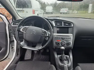 Citroën C4 2016 - 7490 EUR, 232353 km - AUTO.MOTO.pt - 232353km - foto 6 de 16