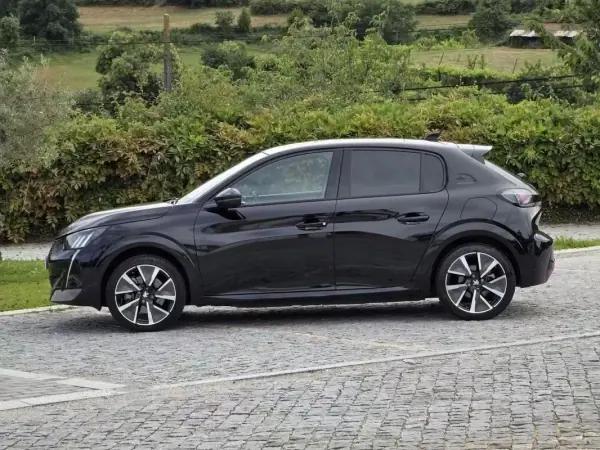 Peugeot e-208 2021 - 17250 EUR, 85000 km - AUTO.MOTO.pt - 85000km - foto 5 de 25
