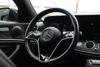 Mercedes-Benz E 220 2021 - 36900 EUR, 78024 km - AUTO.MOTO.pt - 78024km - foto 18 de 34