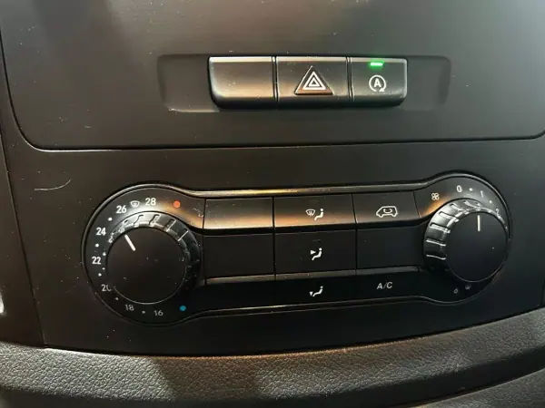 Mercedes-Benz Vito 2021 - 18500 EUR, 166000 km - AUTO.MOTO.pt - 166000km - foto 19 de 27