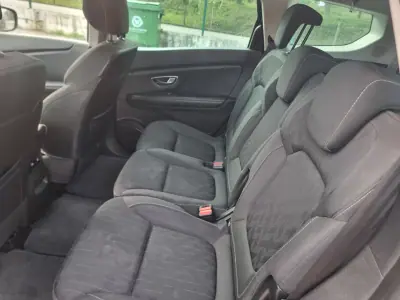 Renault Grand Scénic 2019 - 10900 EUR, 265000 km - AUTO.MOTO.pt - 265000km - foto 7 de 13