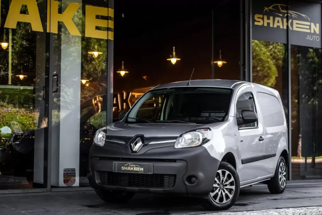 Renault Kangoo E-Tech Confort 2021 - 10900 EUR, 34967 km - AUTO.MOTO.pt - 34967km - foto 1 de 28
