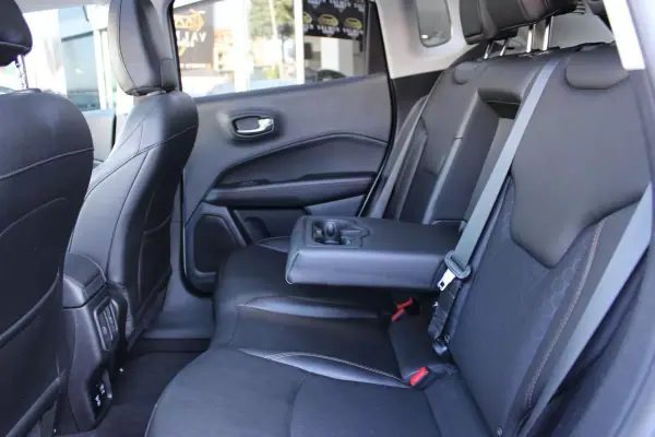 Jeep Compass 2020 - 19900 EUR, 99521 km - AUTO.MOTO.pt - 99521km - foto 6 de 19