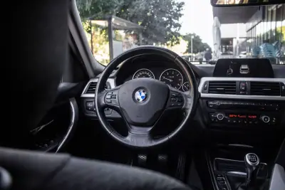 BMW 320 2014 - 11890 EUR, 285600 km - 285600km - foto 30 de 38