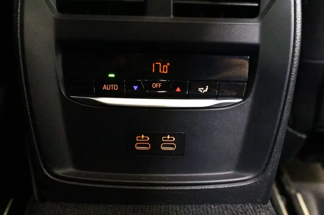 BMW 318 2022 - 27250 EUR, 132000 km - AUTO.MOTO.pt - 132000km - foto 21 de 38