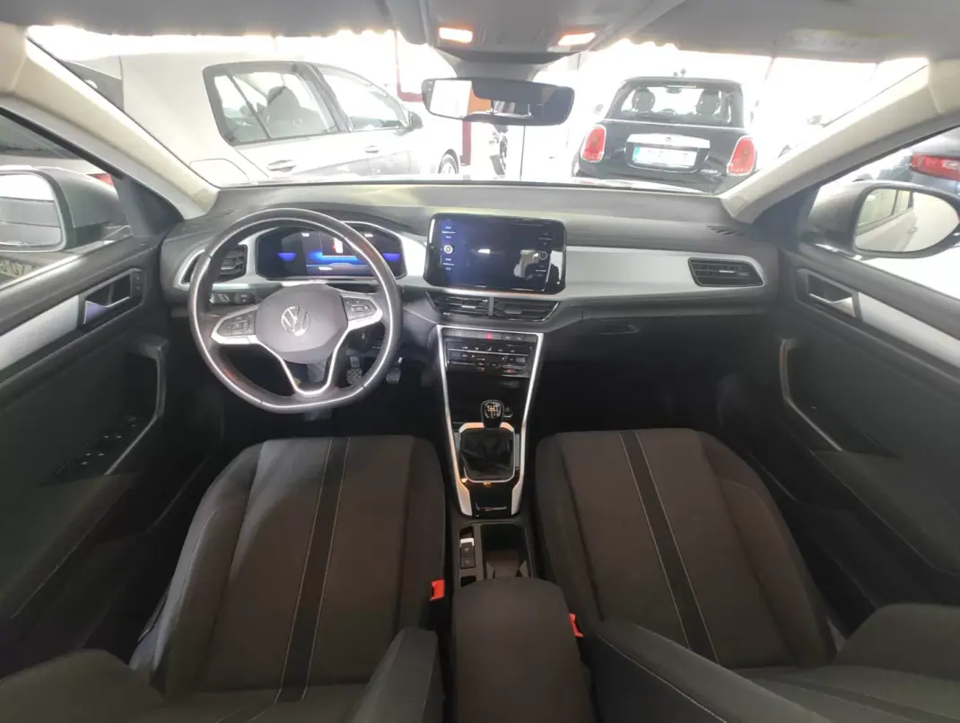 Volkswagen T-Roc 2024 - 24990 EUR, 124830 km - AUTO.MOTO.pt - 124830km - foto 11 de 12