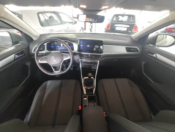 Volkswagen T-Roc 2024 - 24990 EUR, 124830 km - AUTO.MOTO.pt - 124830km - foto 11 de 12