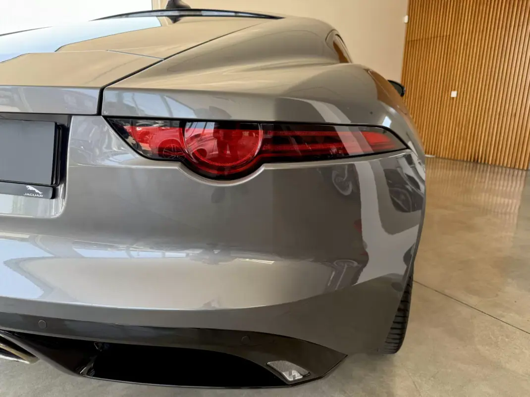 Jaguar F-Type 2018 - 46000 EUR, 64300 km - AUTO.MOTO.pt - 64300km - foto 82 de 135