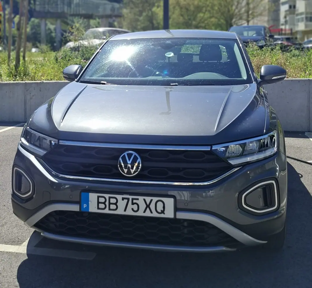 Volkswagen T-Roc 2023 - 19900 EUR, 42000 km - AUTO.MOTO.pt - 42000km - foto 9 de 9