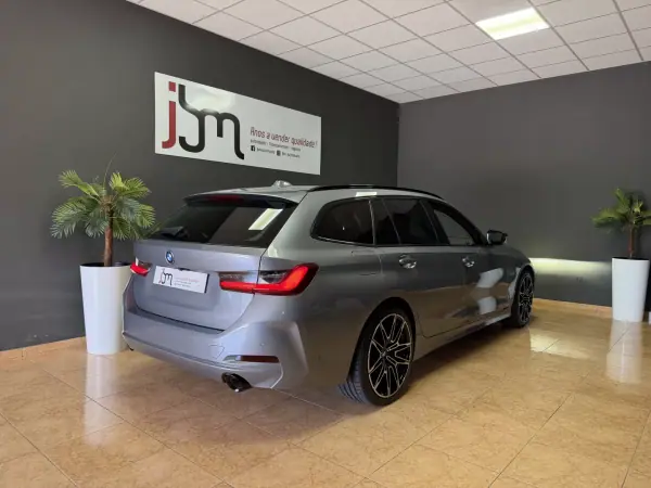 BMW 320 2023 - 29990 EUR, 129879 km - AUTO.MOTO.pt - 129879km - foto 4 de 19